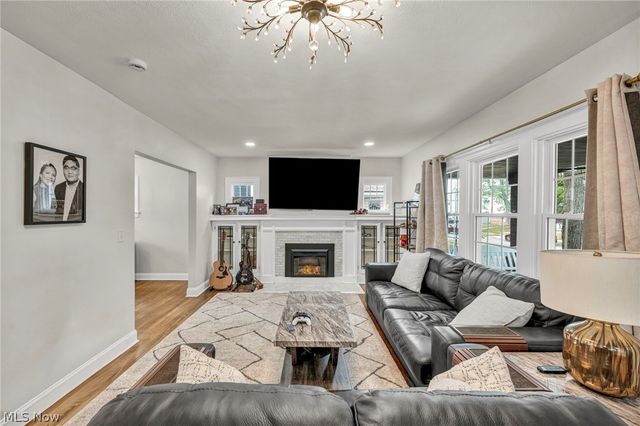 2108 Hampstead Road, Cleveland Heights, OH 44118