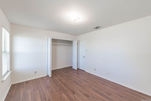 914 Ridge Ln, La Vernia, TX 78121