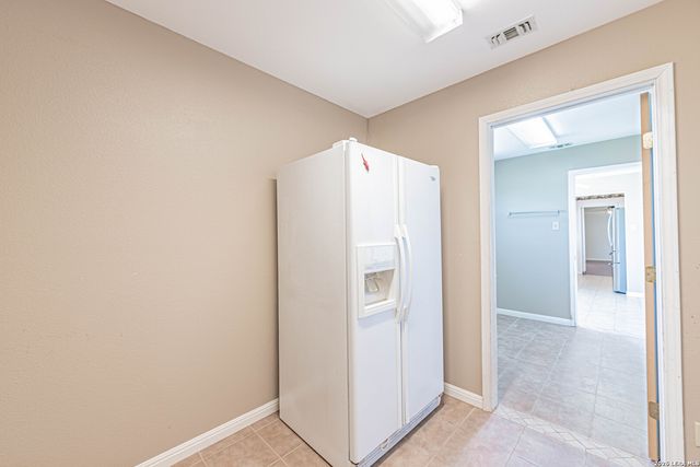 914 Ridge Ln, La Vernia, TX 78121