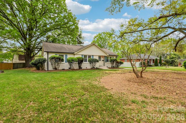 6711 Edenwood Place, Charlotte, NC 28212