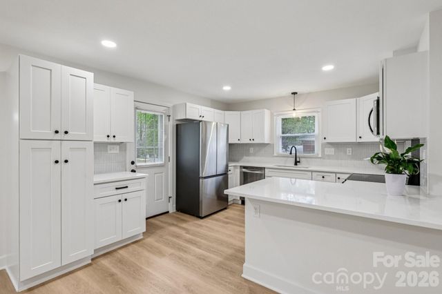 6711 Edenwood Place, Charlotte, NC 28212