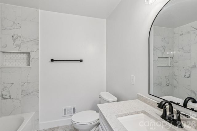 6711 Edenwood Place, Charlotte, NC 28212