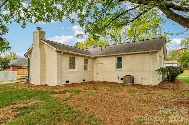 6711 Edenwood Place, Charlotte, NC 28212