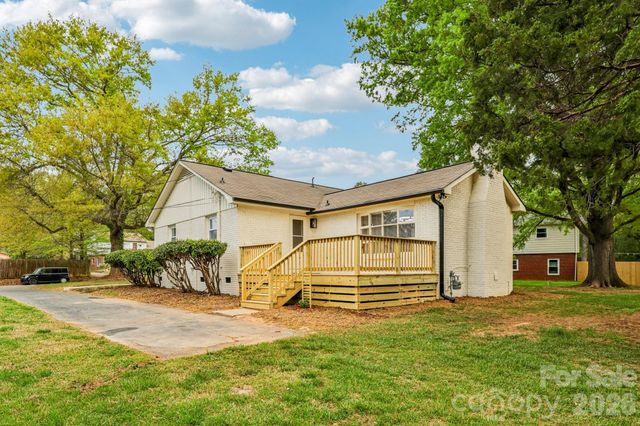 6711 Edenwood Place, Charlotte, NC 28212