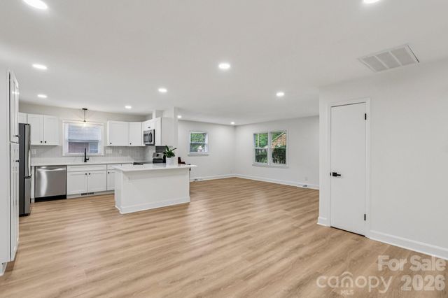 6711 Edenwood Place, Charlotte, NC 28212