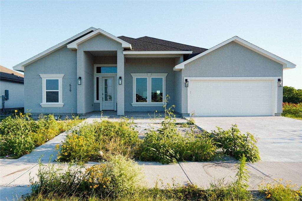 3529 Sahar Lake, Robstown, TX 78380