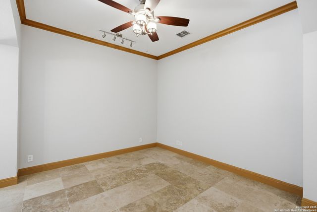 144 Las Palomas, La Vernia, TX 78121