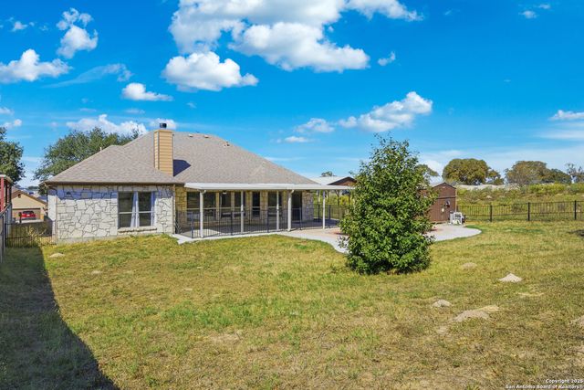 144 Las Palomas, La Vernia, TX 78121