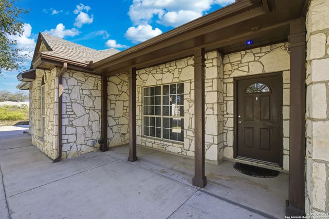 144 Las Palomas, La Vernia, TX 78121