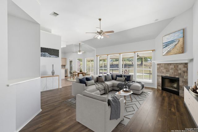 144 Las Palomas, La Vernia, TX 78121