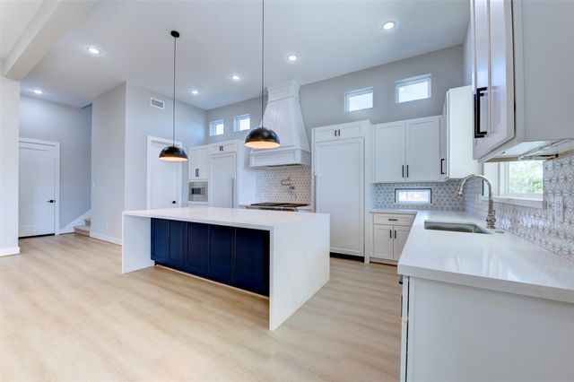 637 Bay Vista Drive, Seabrook, TX 77586