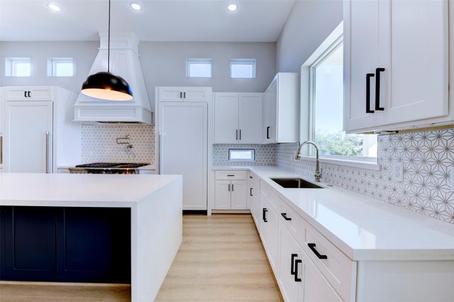 637 Bay Vista Drive, Seabrook, TX 77586