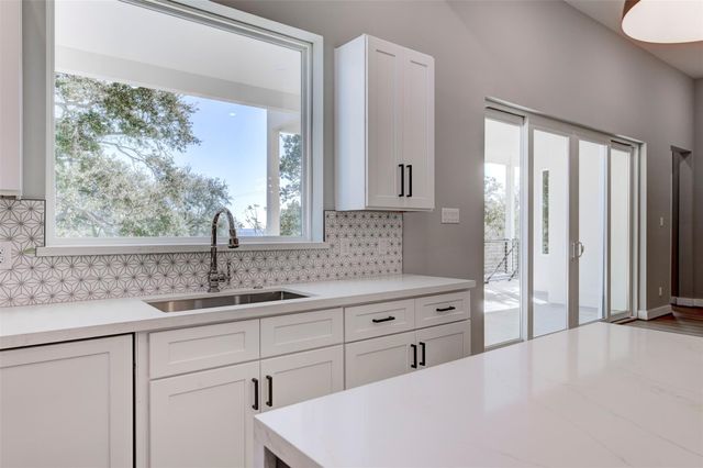 637 Bay Vista Drive, Seabrook, TX 77586