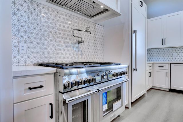 637 Bay Vista Drive, Seabrook, TX 77586