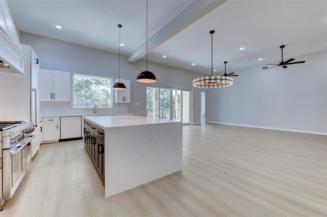 637 Bay Vista Drive, Seabrook, TX 77586