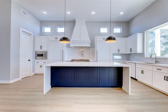 637 Bay Vista Drive, Seabrook, TX 77586