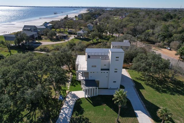 637 Bay Vista Drive, Seabrook, TX 77586