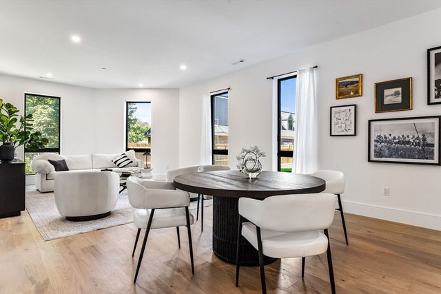 1114 Beacon St. 111, Newton, MA 02461