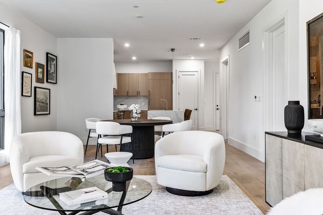 1114 Beacon St. 111, Newton, MA 02461