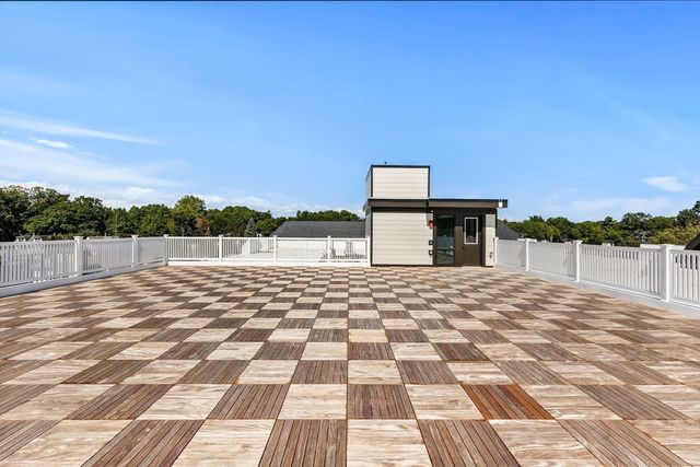 1114 Beacon St. 111, Newton, MA 02461