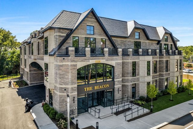 1114 Beacon St. 111, Newton, MA 02461