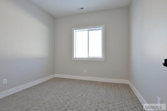 275 Birdie Thompson Drive, Idaho Falls, ID 83401