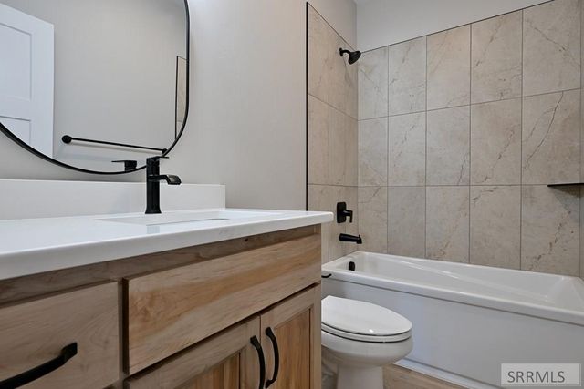 275 Birdie Thompson Drive, Idaho Falls, ID 83401