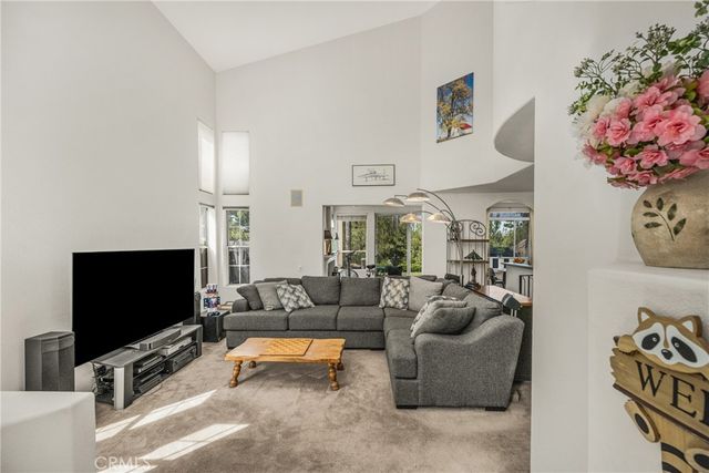 993 S Dylan Way, Anaheim Hills, CA 92808