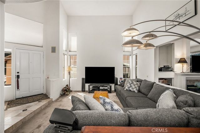 993 S Dylan Way, Anaheim Hills, CA 92808