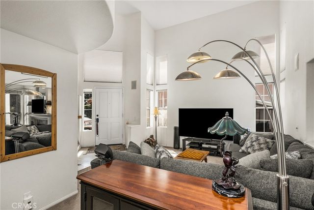 993 S Dylan Way, Anaheim Hills, CA 92808