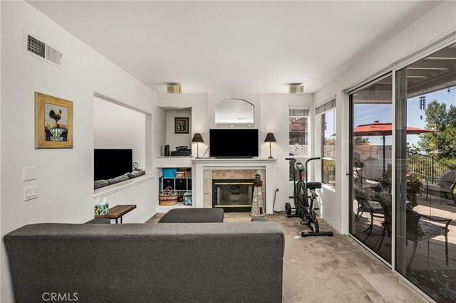 993 S Dylan Way, Anaheim Hills, CA 92808