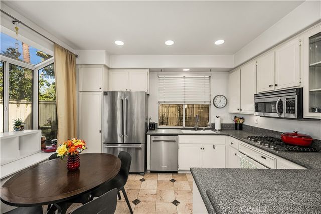 993 S Dylan Way, Anaheim Hills, CA 92808