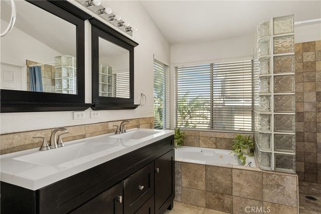 993 S Dylan Way, Anaheim Hills, CA 92808