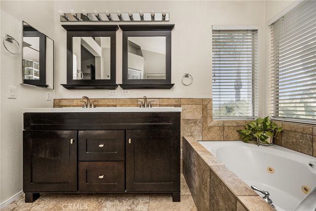 993 S Dylan Way, Anaheim Hills, CA 92808