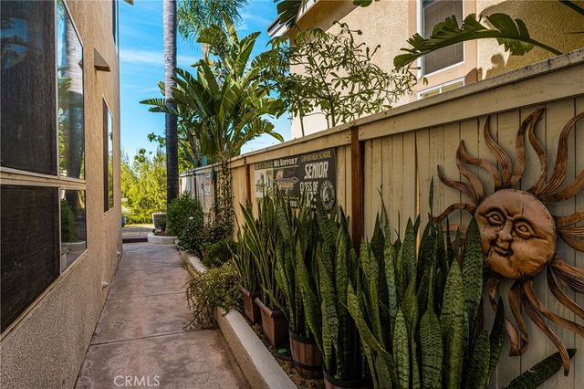 993 S Dylan Way, Anaheim Hills, CA 92808