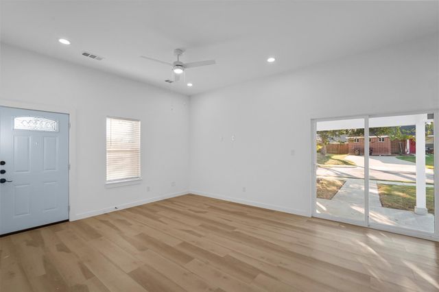 2217 Sayle Street B, Greenville, TX 75401