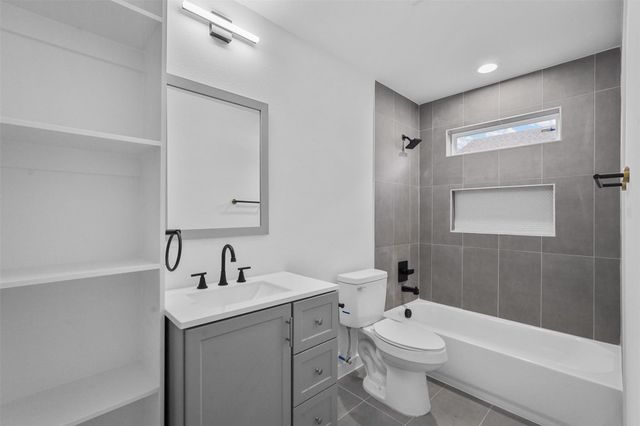 2217 Sayle Street B, Greenville, TX 75401