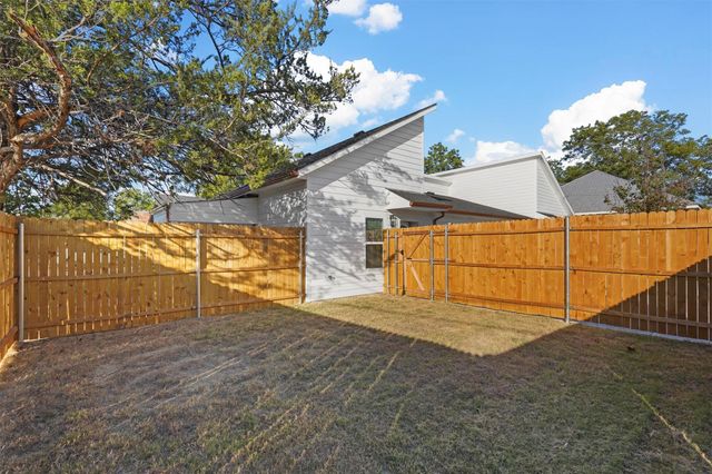 2217 Sayle Street B, Greenville, TX 75401