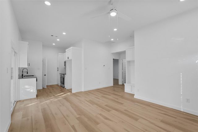 2217 Sayle Street B, Greenville, TX 75401