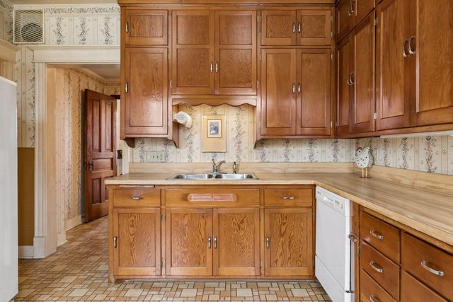 209 Orange Street, Hudson, WI 54016