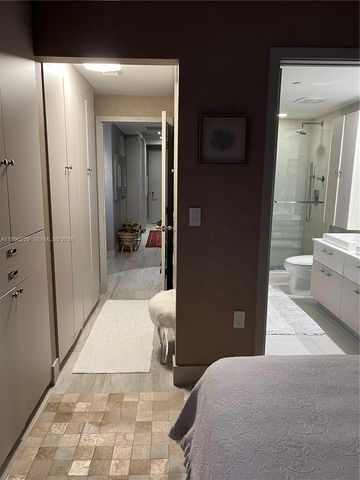 45 SW 9th St 1401, Miami, FL 33130