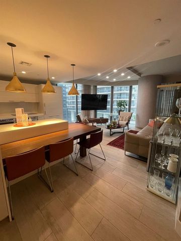 45 SW 9th St 1401, Miami, FL 33130