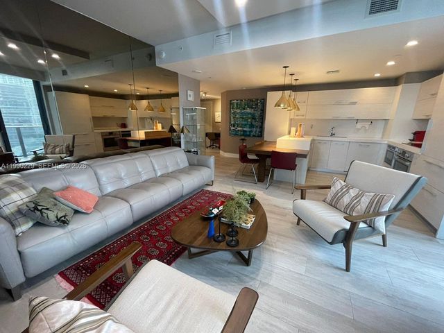 45 SW 9th St 1401, Miami, FL 33130