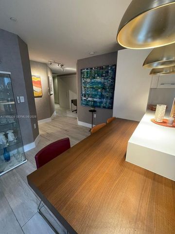 45 SW 9th St 1401, Miami, FL 33130