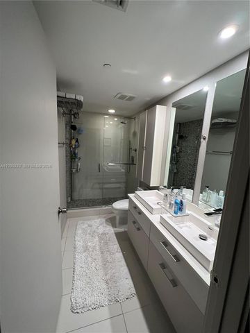 45 SW 9th St 1401, Miami, FL 33130