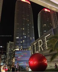 45 SW 9th St 1401, Miami, FL 33130