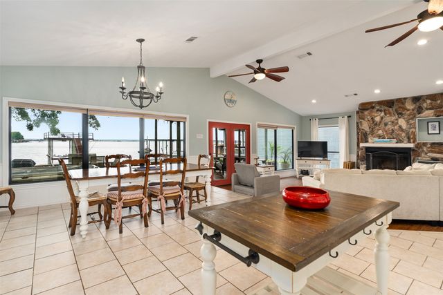 124 Harbor Drive, Gun Barrel City, TX 75156