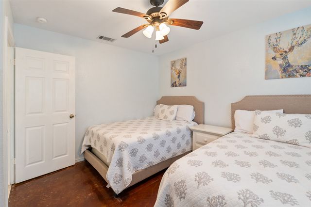 124 Harbor Drive, Gun Barrel City, TX 75156