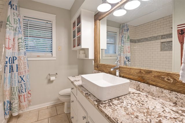 124 Harbor Drive, Gun Barrel City, TX 75156