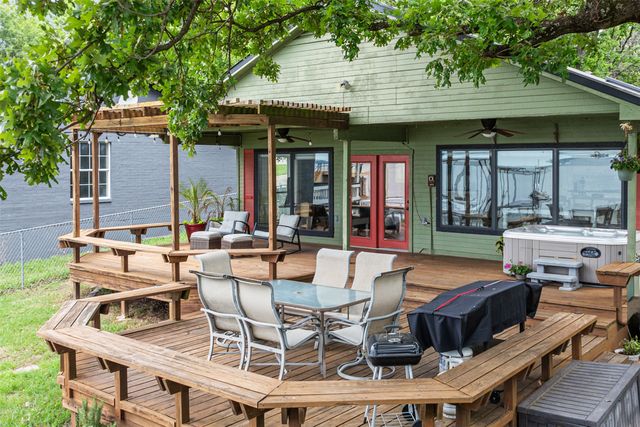 124 Harbor Drive, Gun Barrel City, TX 75156